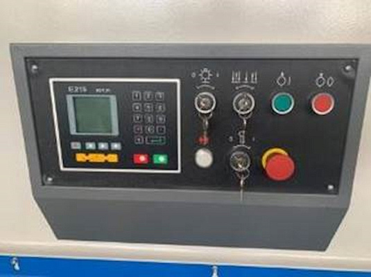 Гидравлические гильотинные ножницы IRONMAC SB-K 6x2500 — фото 5