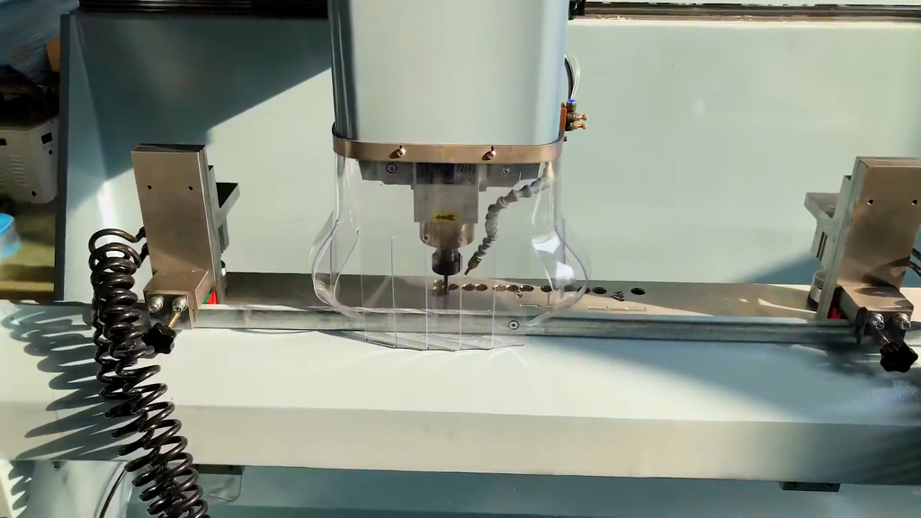 3-осевой сверлильно-фрезерный станок SKX3-CNC-3000 с ЧПУ для обработки алюминиевого профиля — фото 4