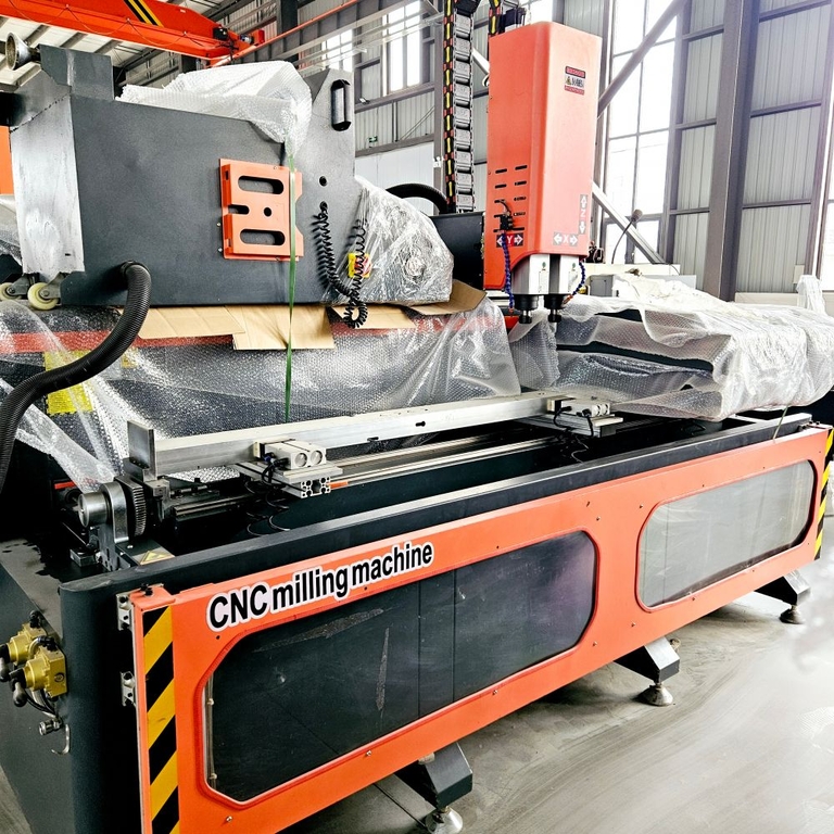 Двухшпиндельный сверлильно-фрезерный станок с ЧПУ ZSSD-CNC-3000 для обработки алюминиевого профиля — фото 3