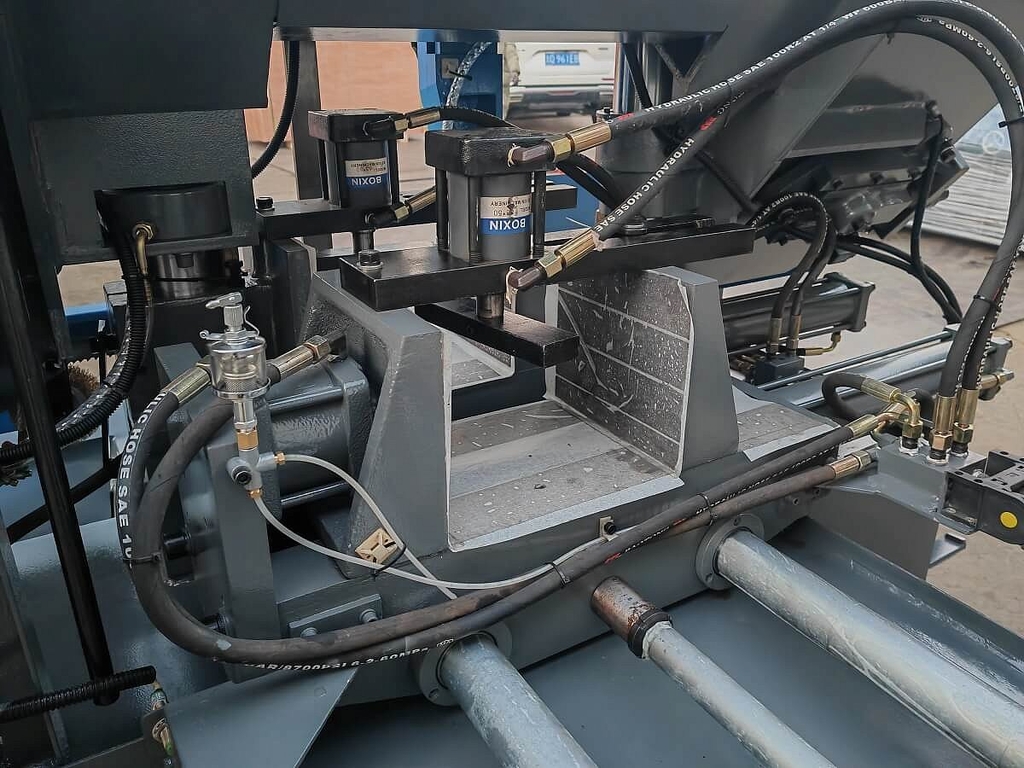 Автоматический колонный ленточнопильный станок MetalTec BS 400 CA — фото 10