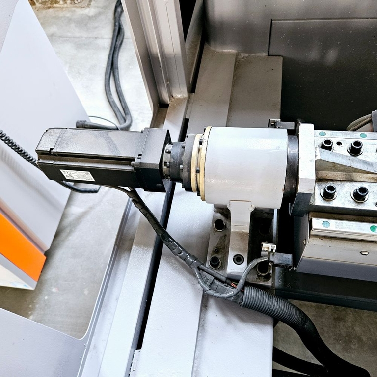 Двухшпиндельный сверлильно-фрезерный станок с ЧПУ ZSSD-CNC-3000 для обработки алюминиевого профиля — фото 4